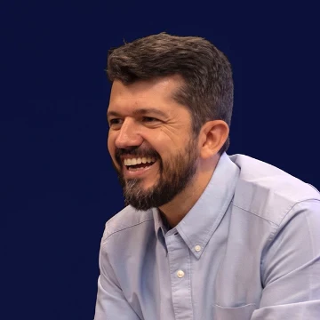 Alexandre Magno, apresentador do podcast Confusão